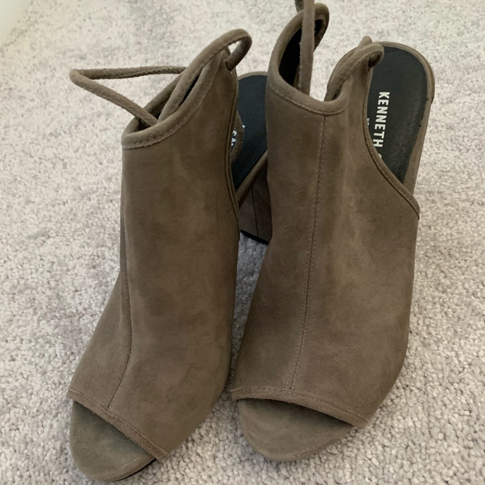 Kenneth Cole New York Darla Dress Sandal NWOT